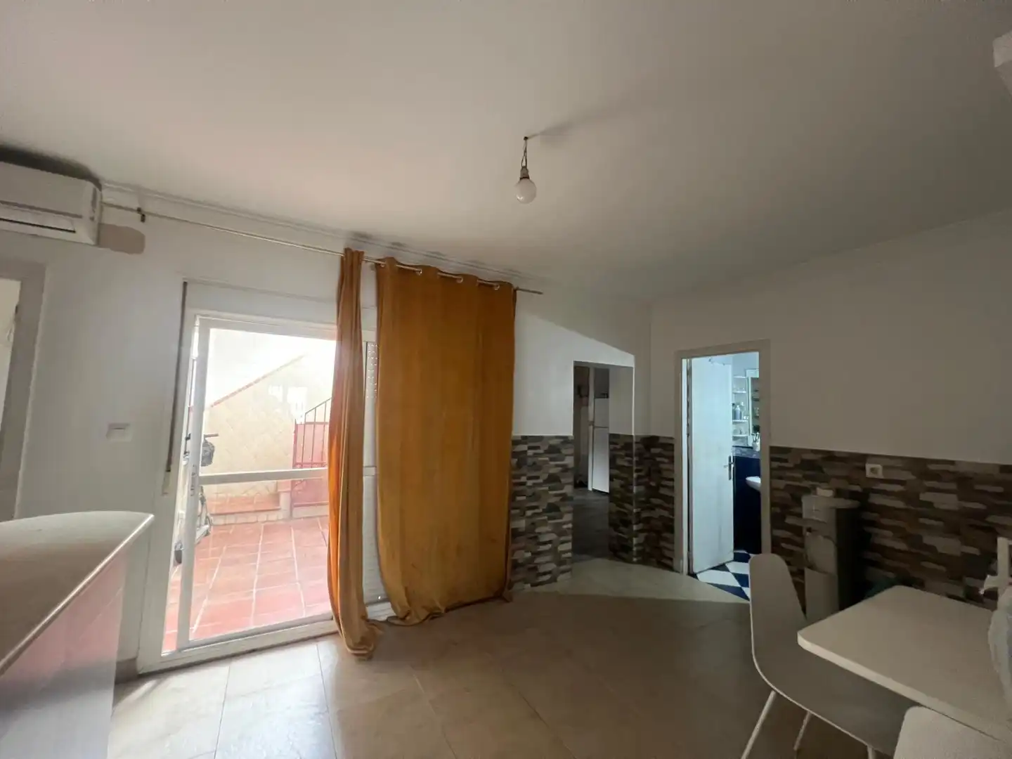 Casa con terraza en venta en Caballero Bonald - San José Obrero - Guadalcacín, imagen 4
