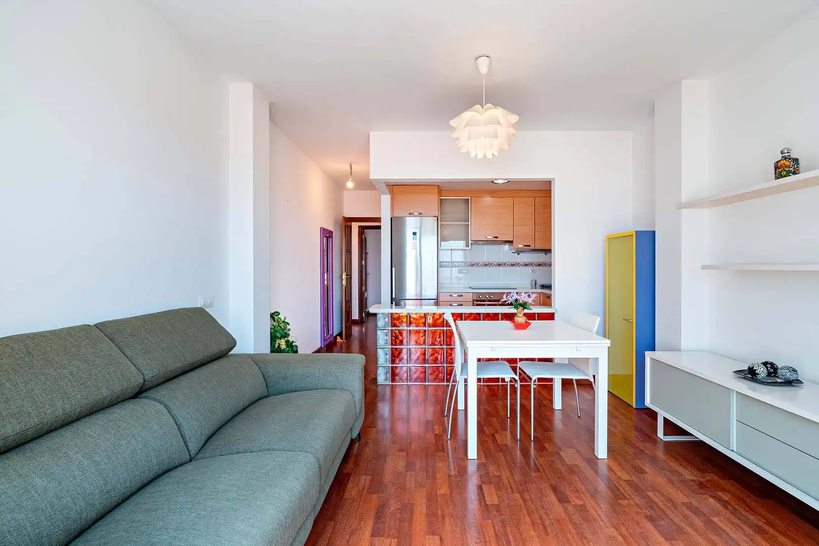 Sala d'estar de Àtic en venda en Roquetas de Mar amb Aire condicionat, Parquet i Terrassa