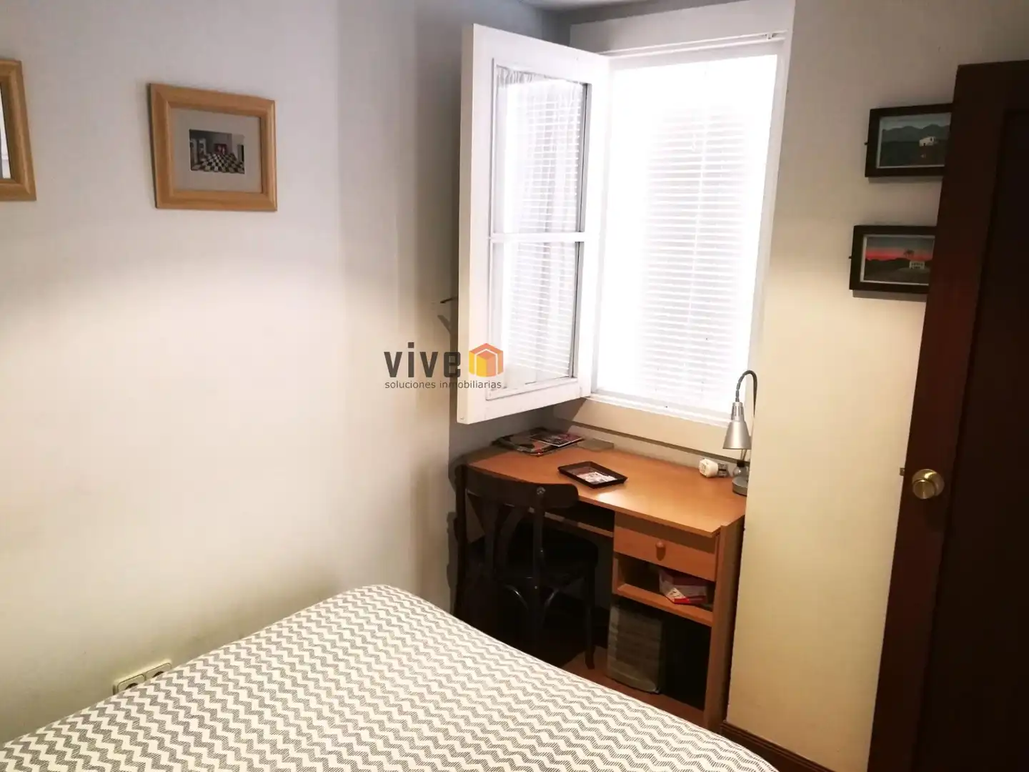 Bedroom of Flat for sale in Sevilla  with Air Conditioner, Heating and Furnished