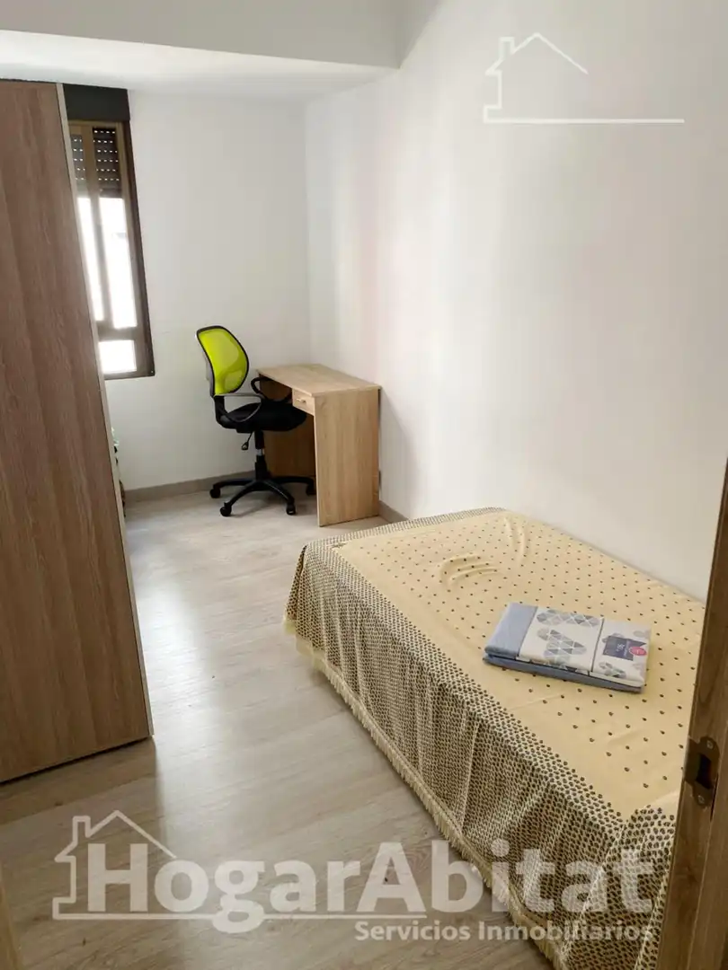 Habitación de Piso en venta en Castellón de la Plana / Castelló de la Plana con Aire acondicionado, Calefacción y Balcón