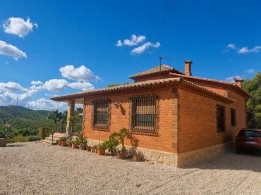 Casa con piscina in vendita a Monte cristina