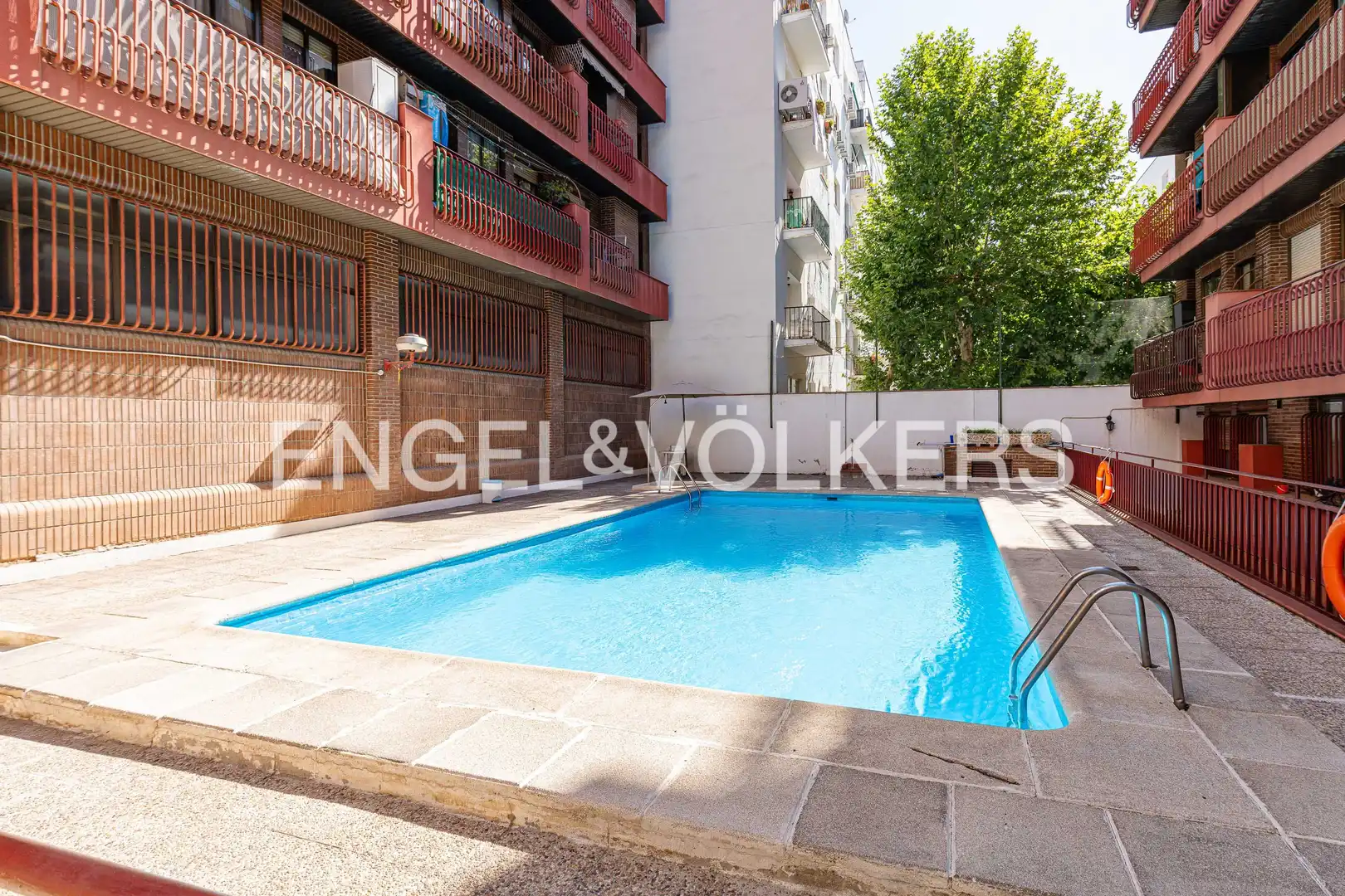 Schwimmbecken von Wohnung zur Miete in Madrid mit Klimaanlage, Heizung und Schwimmbad