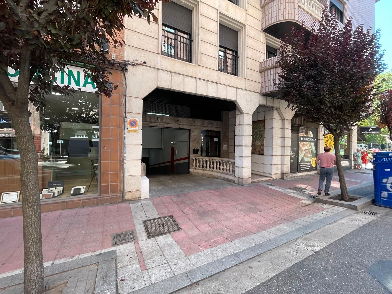 Exterior view of Garage for sale in Valladolid Capital