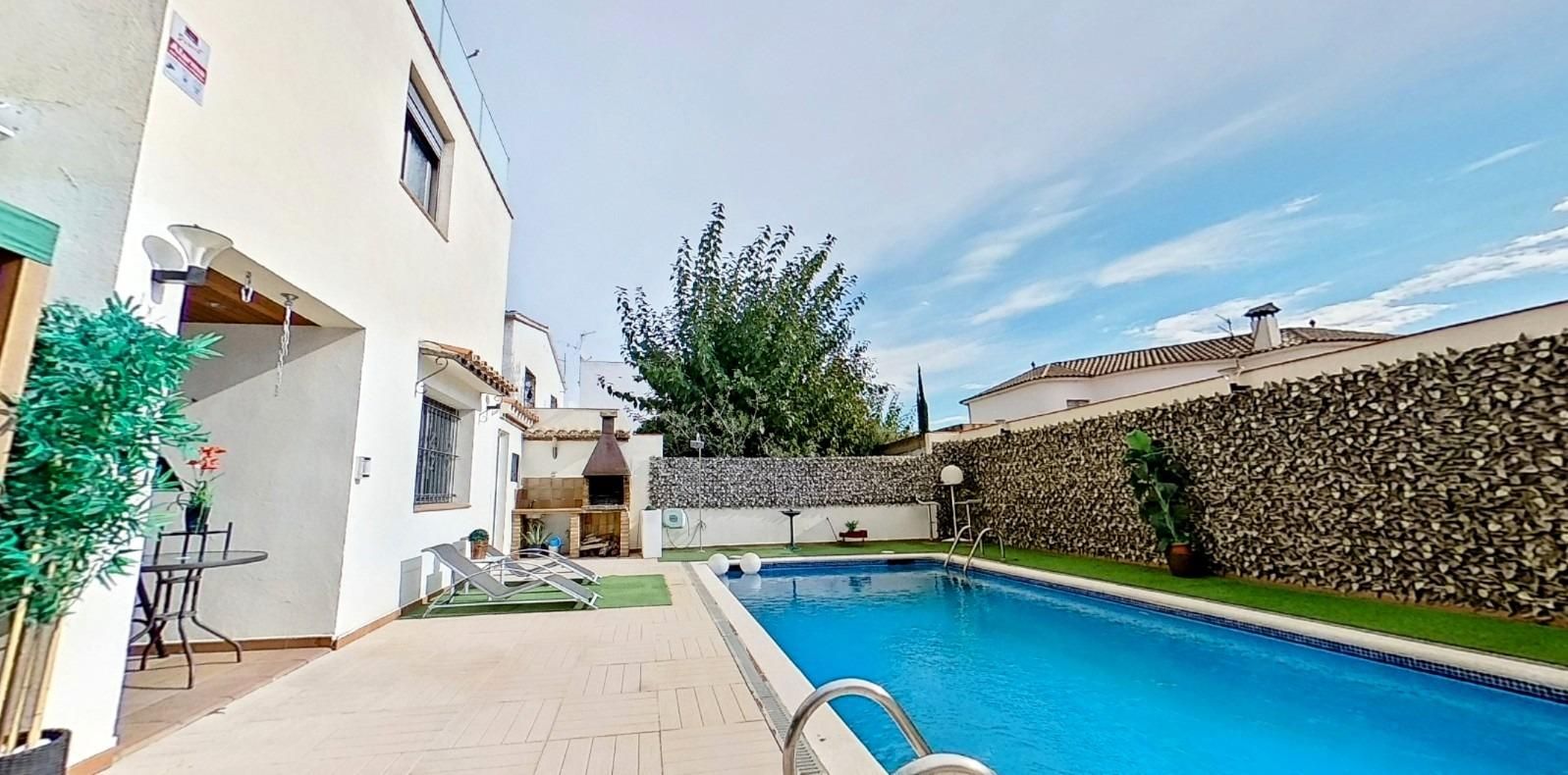 Piscina de Casa o xalet de lloguer en Sant Pere de Ribes amb Aire condicionat, Calefacció i Jardí privat