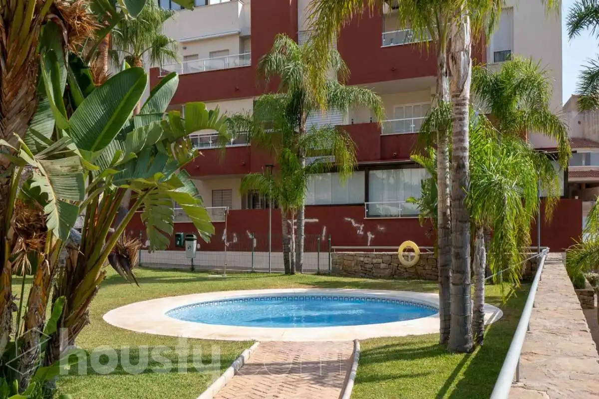 Piscina de Pis de lloguer en Benalmádena amb Aire condicionat, Calefacció i Jardí privat