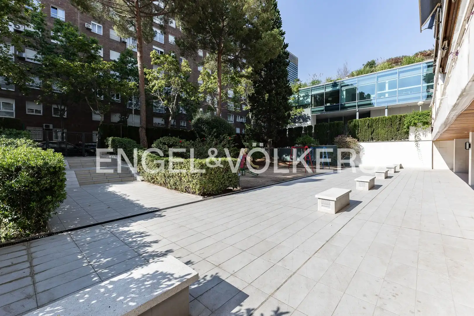 Terrassa de Pis de lloguer en Barcelona amb Calefacció, Parquet i Piscina