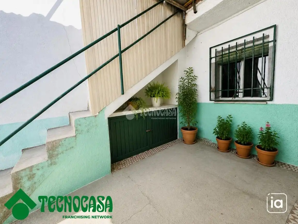 Vista exterior de Casa o xalet en venda en Las Ventas Con Peña Aguilera amb Calefacció i Jardí privat