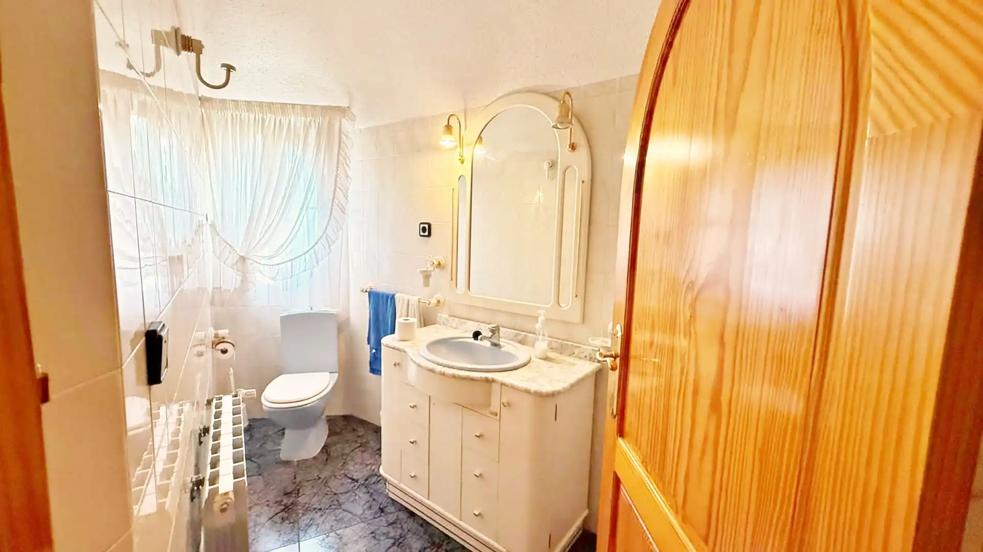 Casa pareada con piscina en venta en Calle Maestra Doña Mercedes, imagen 12