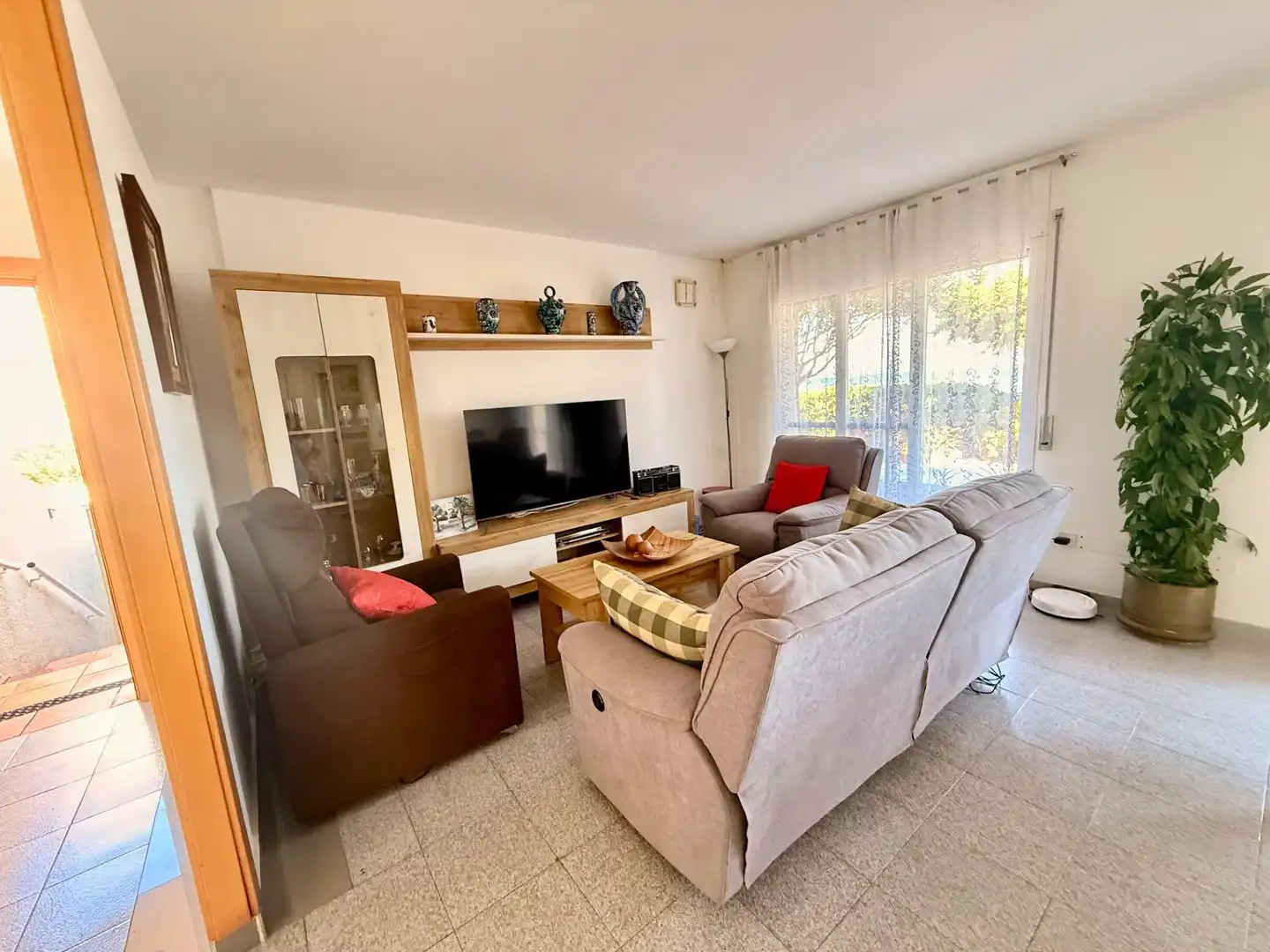 Sala de estar de Casa adosada en venta en Prat de Vilanova