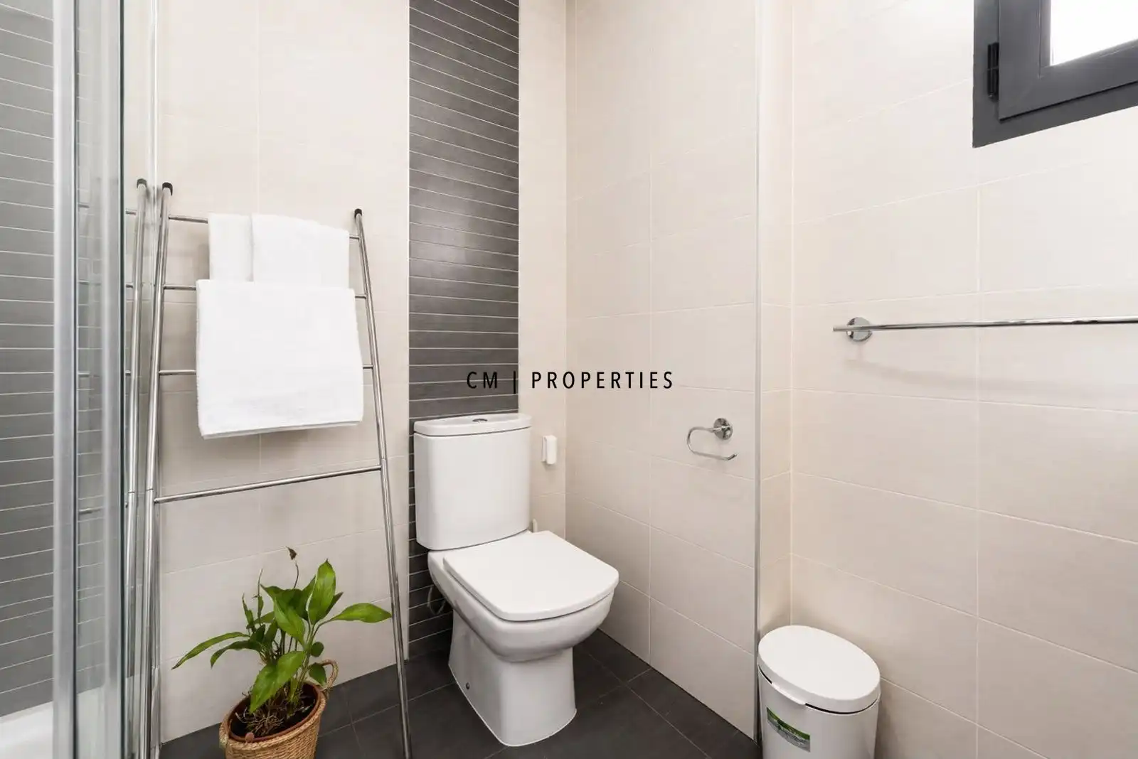 Baño de Casa o chalet en venta en La Pobla de Vallbona con Aire acondicionado, Calefacción y Terraza