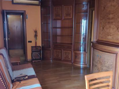 Living room of Flat for sale in  Barcelona Capital  with Air Conditioner, Parquet flooring and Oven