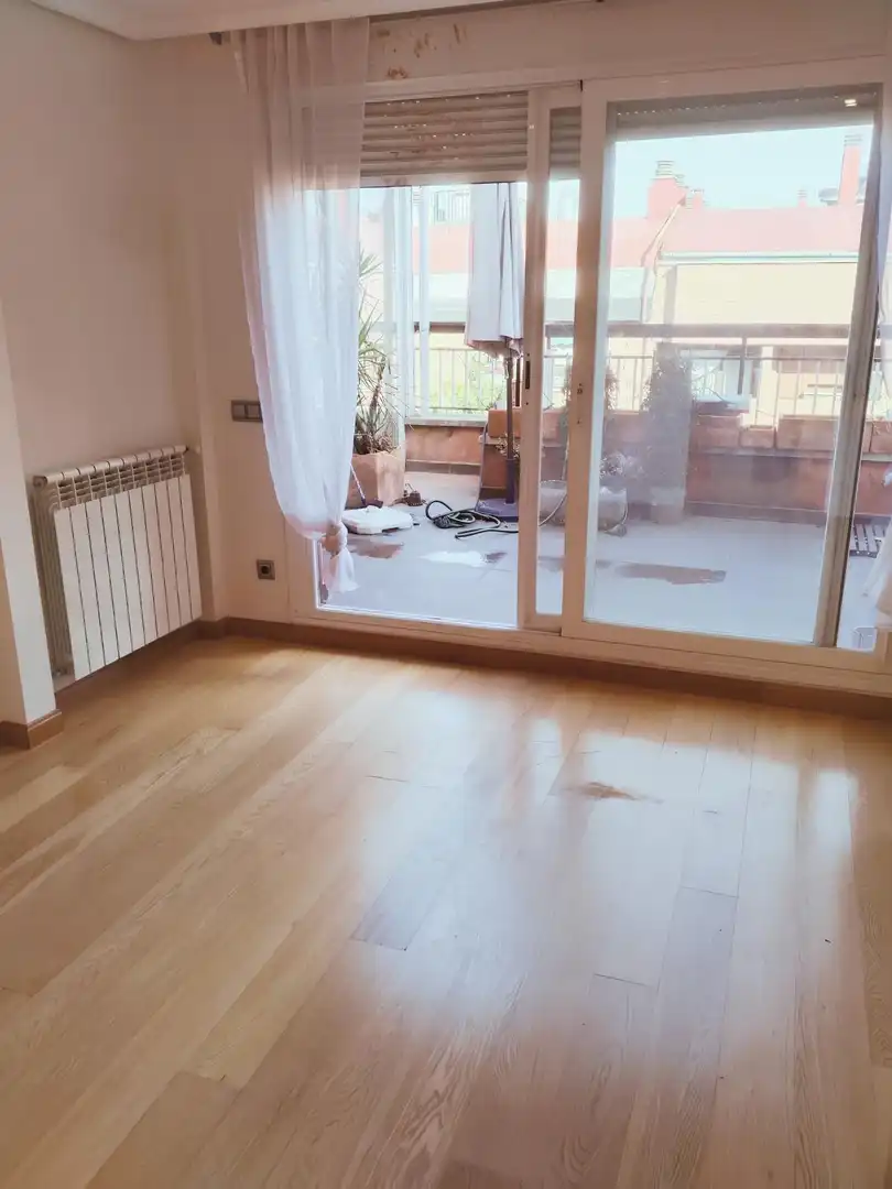 Wohnzimmer von Dachboden zur Miete in Madrid mit Klimaanlage, Heizung und Terrasse