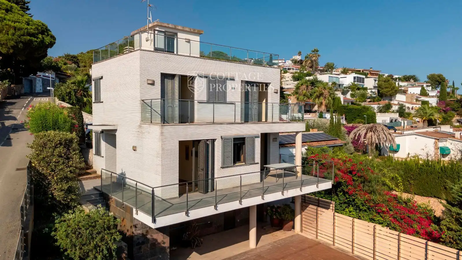 Vista exterior de Casa o xalet en venda en Lloret de Mar amb Aire condicionat, Calefacció i Terrassa