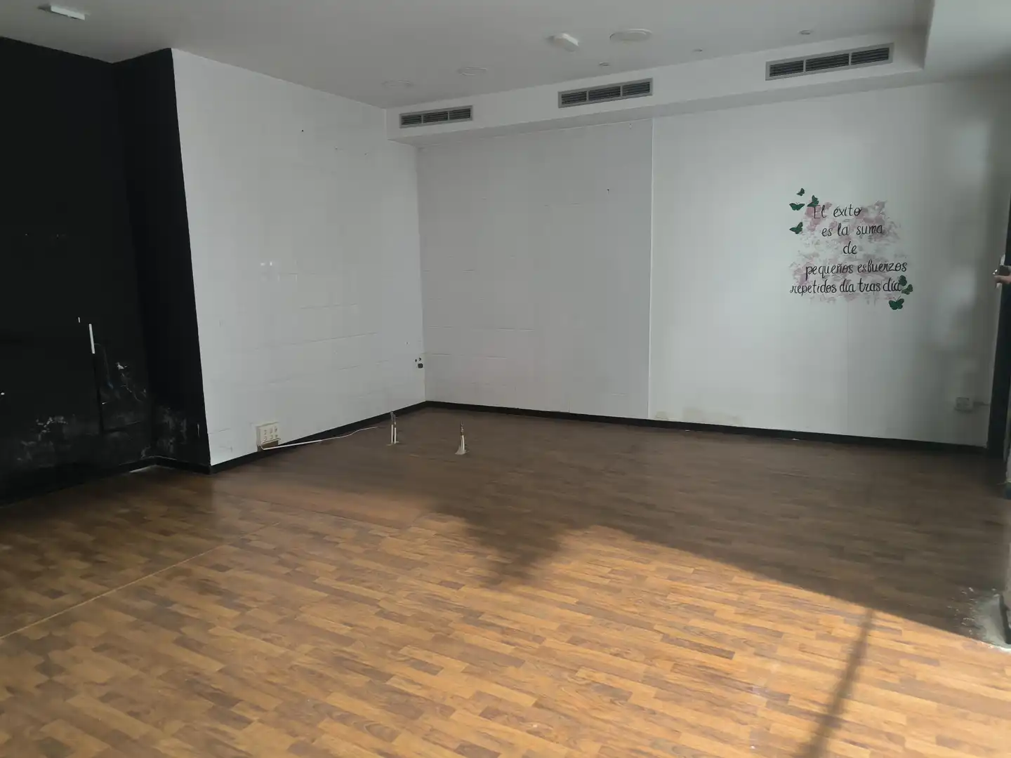Local en venta en Avenida de las Provincias, 37, La Serna