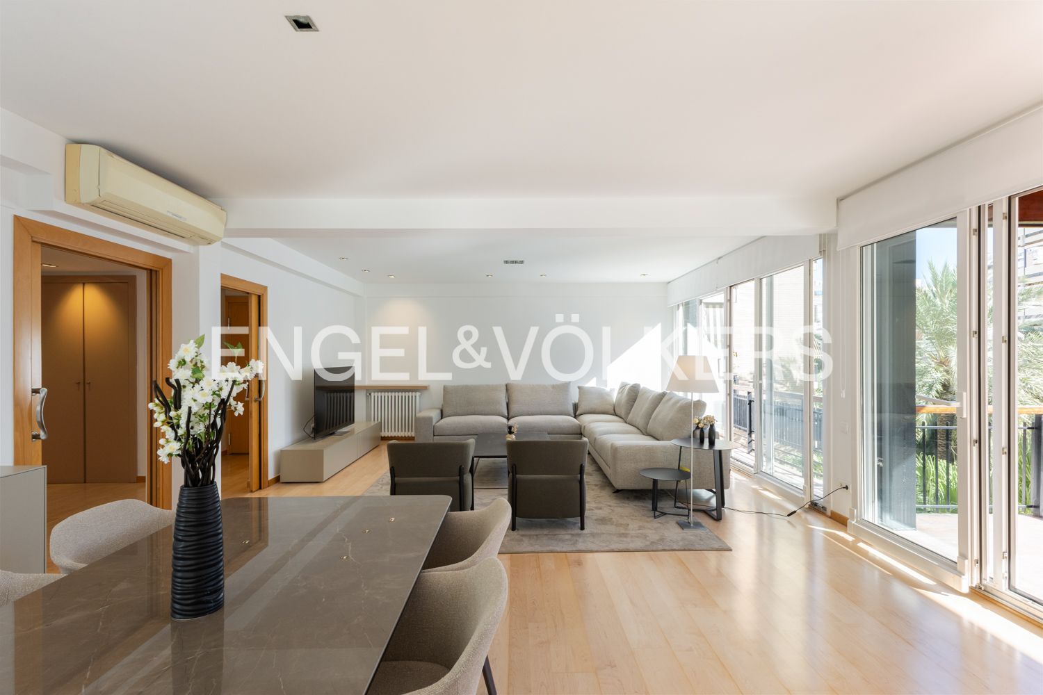 Sala d'estar de Apartament de lloguer en  Valencia Capital amb Aire condicionat, Calefacció i Terrassa