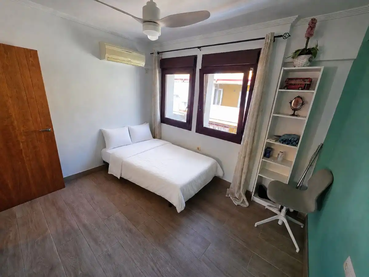 Habitación de Piso en venta en Sevilla con Aire acondicionado, Calefacción y Terraza