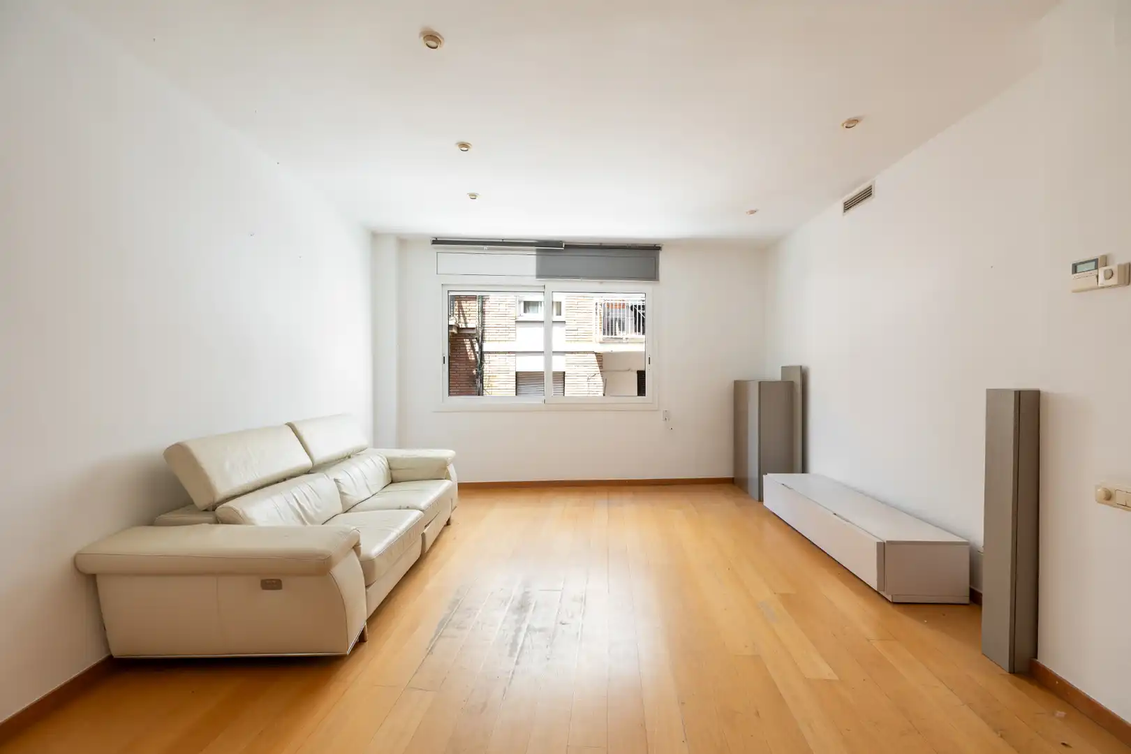Sala de estar de Dúplex en venta en Barcelona con Calefacción, Parquet y Horno