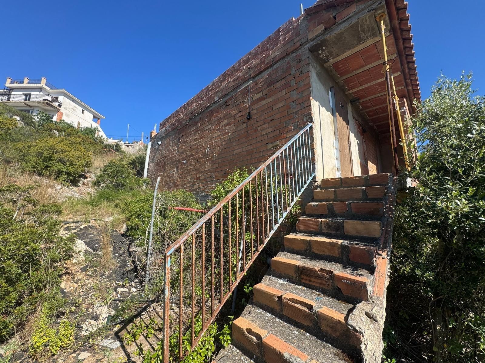 Exterior view of House or chalet for sale in La Bisbal del Penedès  with Private garden