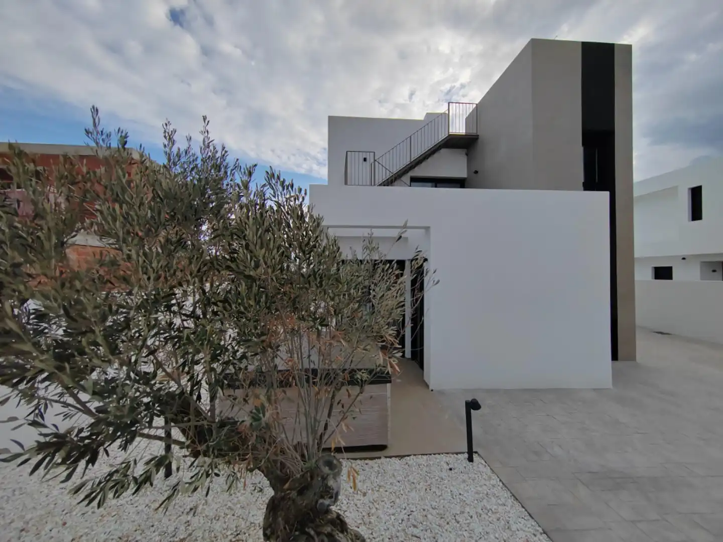 Vista exterior de Casa o chalet en venta en Sant Joan d'Alacant con Aire acondicionado, Calefacción y Jardín privado