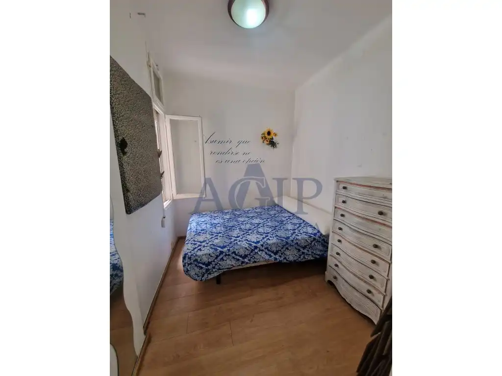 Bedroom of Flat for sale in Barcelona