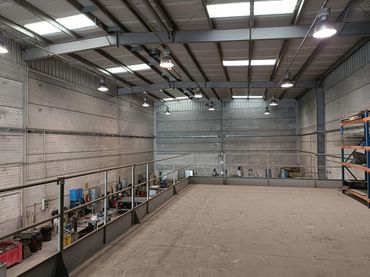 Nave industrial en venta en Carrer Ducat d'Atenes 7