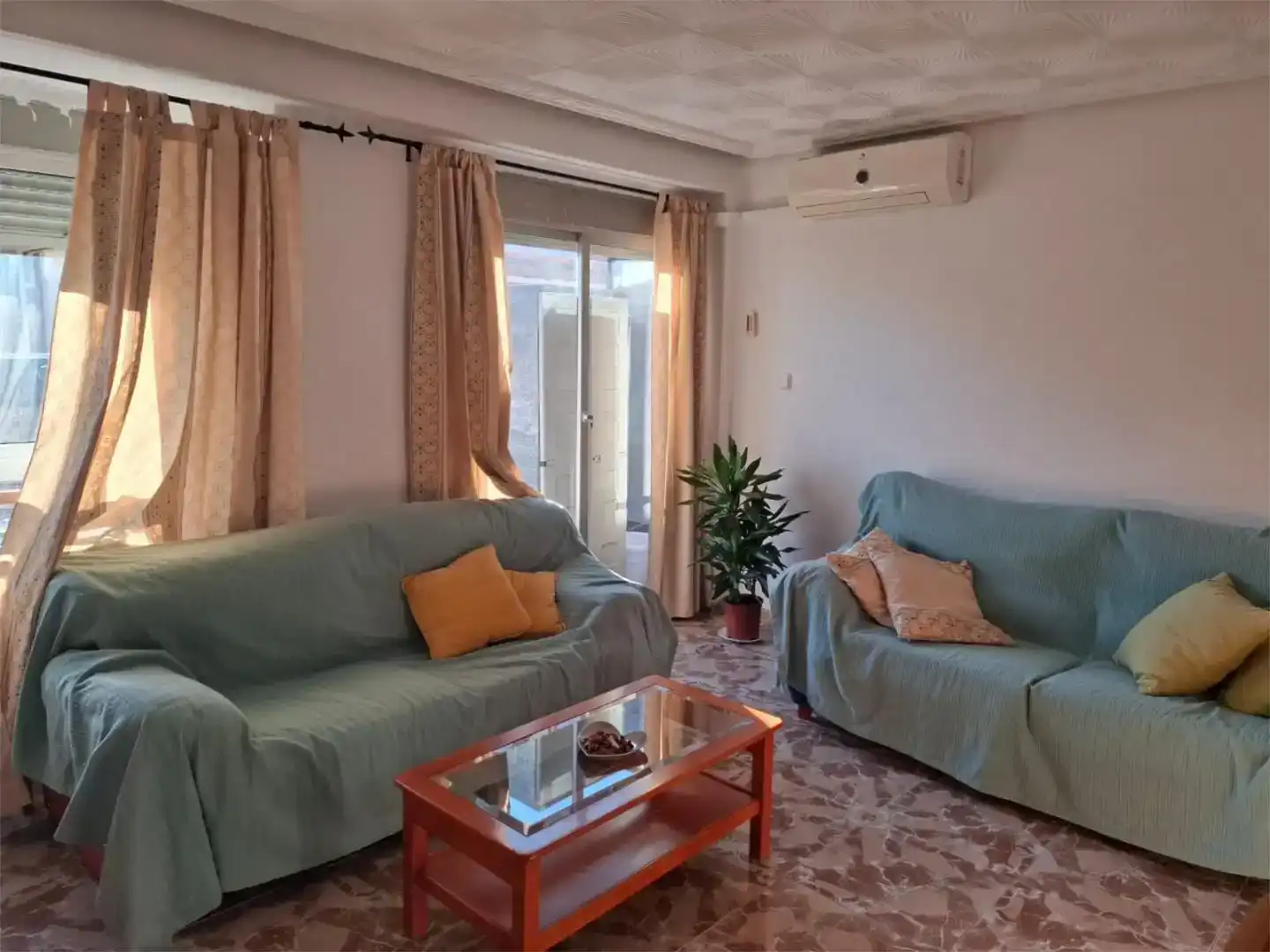 Living room of Flat for rent in Riba-roja de Túria  with Air Conditioner and Balcony