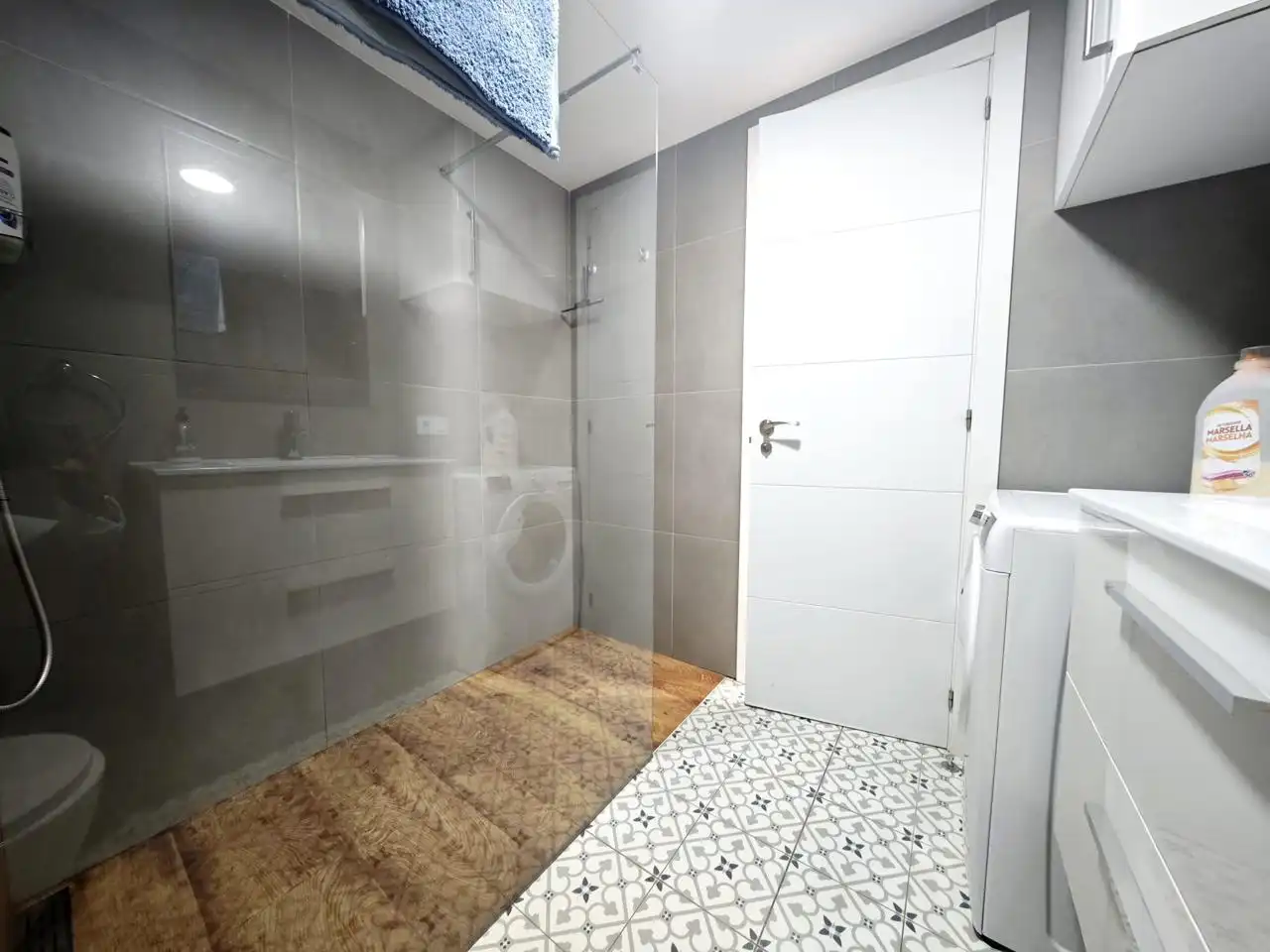 Bathroom of Flat for sale in San Bartolomé de Tirajana  with Air Conditioner, Terrace and Furnished
