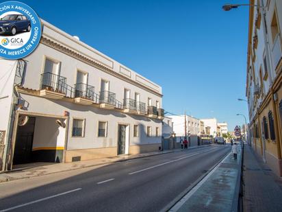 Exterior view of Flat for sale in San Fernando  with Air Conditioner and Heating