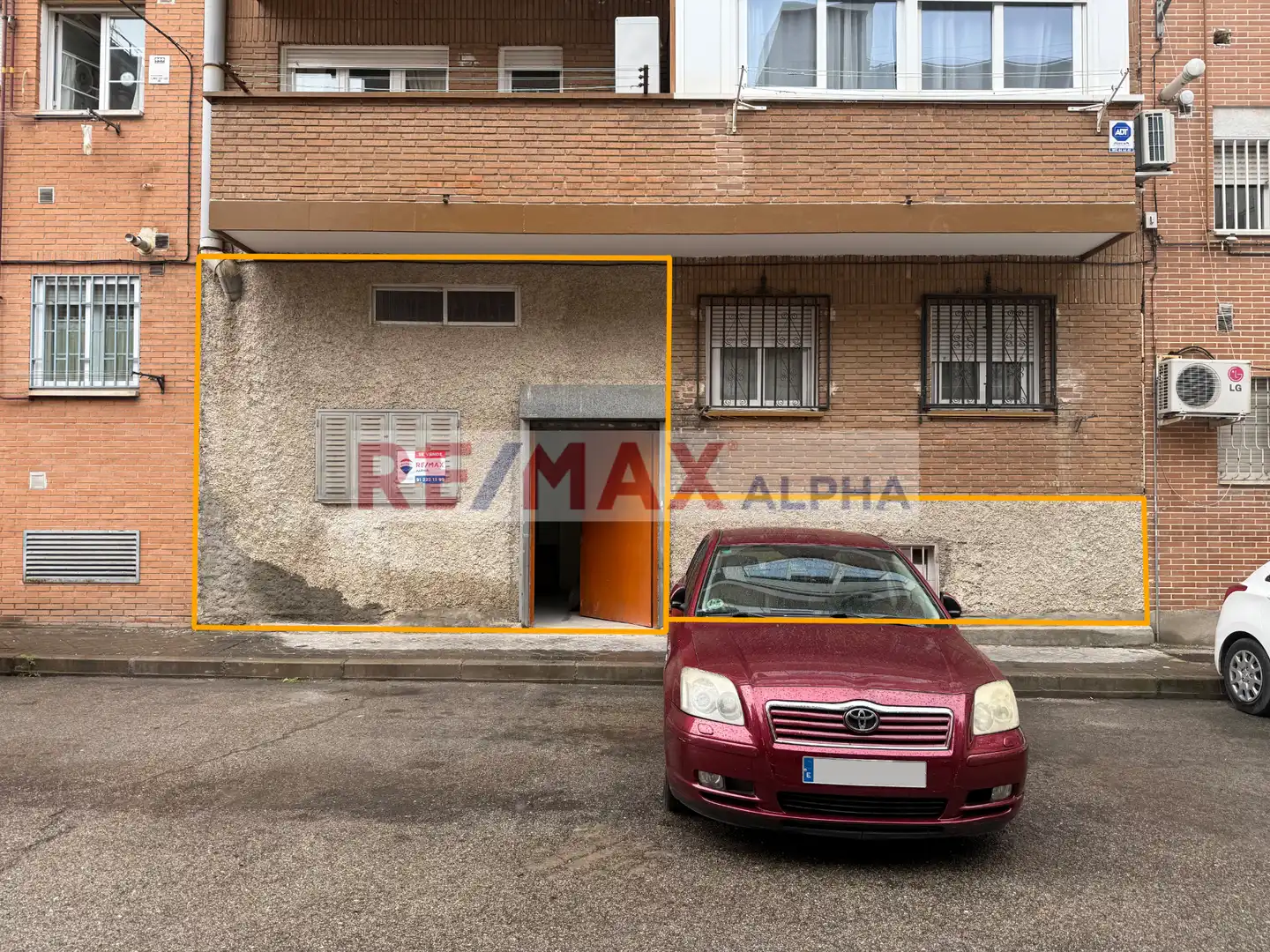 Vista exterior de Local en venta en Madrid