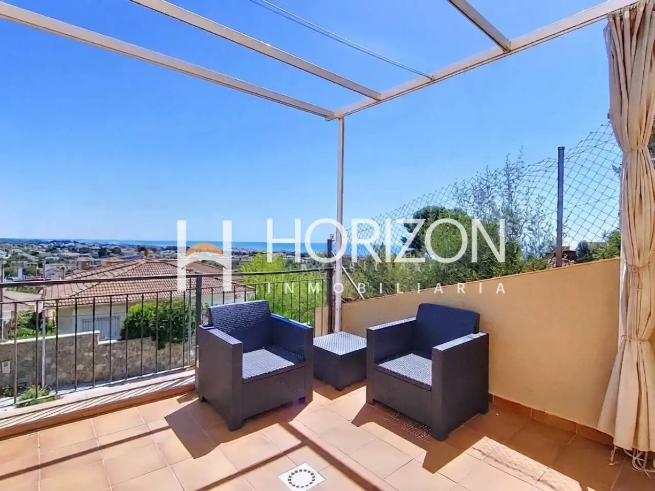 Casa aparellada amb piscina en venda a Avenida Inglaterra, imagen 25