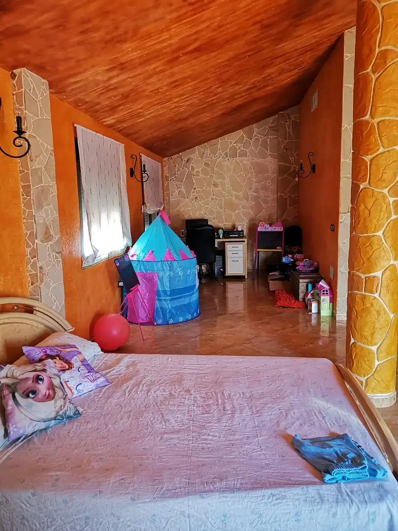 Dormitori de Casa o xalet en venda en Orihuela amb Jardí privat i Moblat