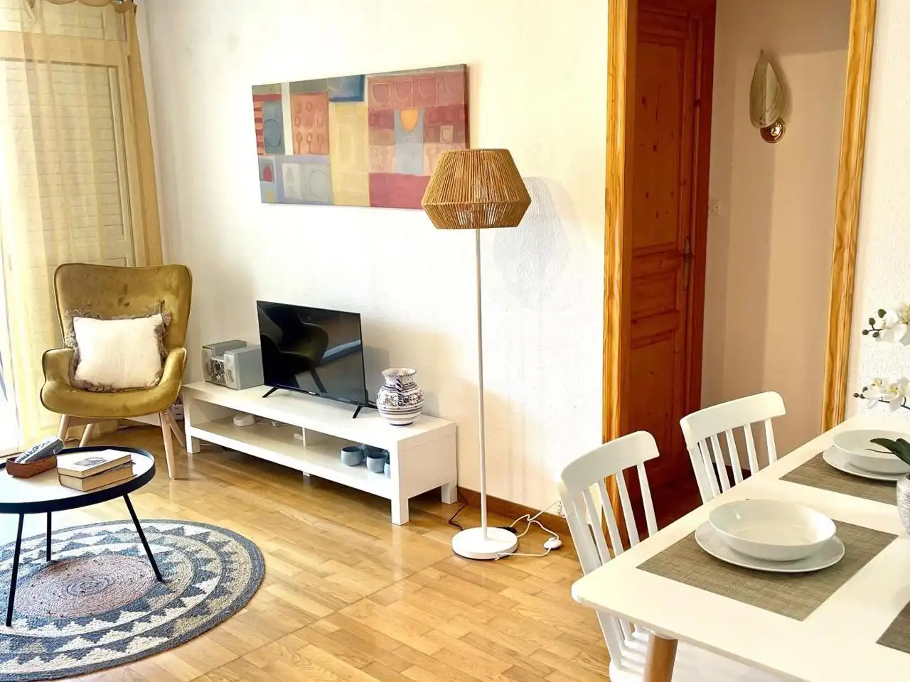 Sala de estar de Piso en venta en Salou con Terraza, Amueblado y Piscina comunitaria