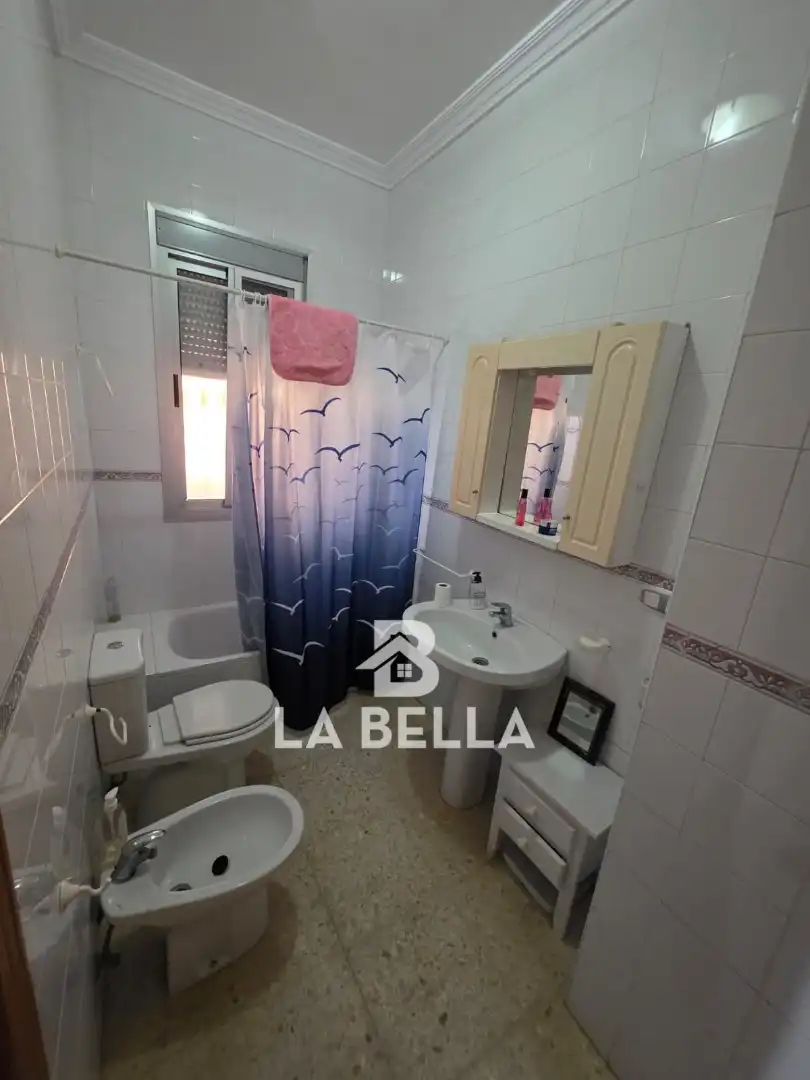 Bany de Casa o xalet en venda en Coria del Río amb Aire condicionat, Jardí privat i Traster