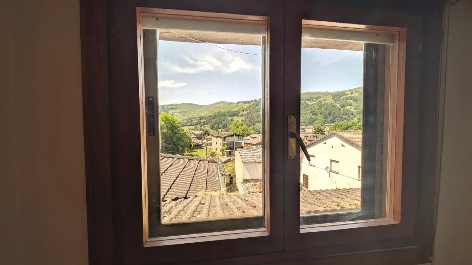 Außenansicht von Wohnung zum Verkauf in Vega de Pas mit Heizung, Abstellraum und Möbliert