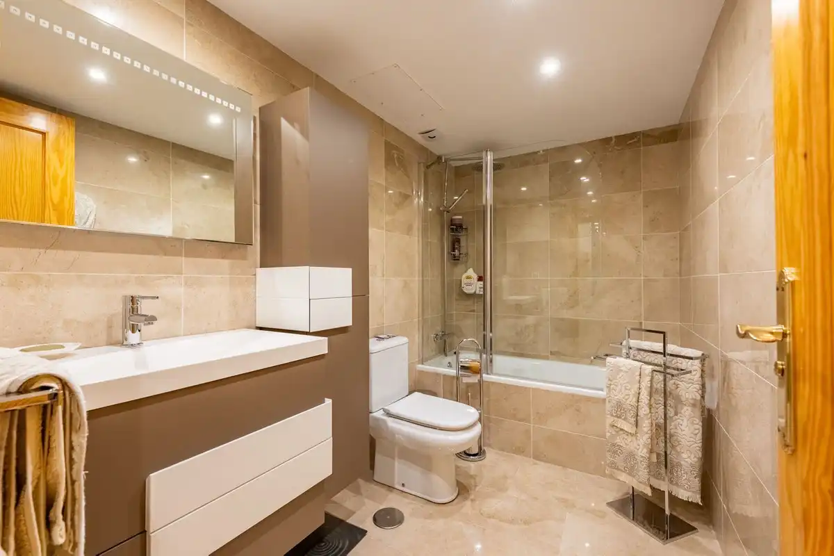 Flat with lift for sale in Calle la Pacheca Alta 22, imagen 2