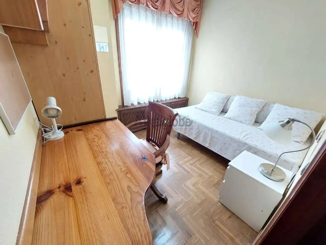 Bedroom of Flat for rent in Oviedo   with Heating
