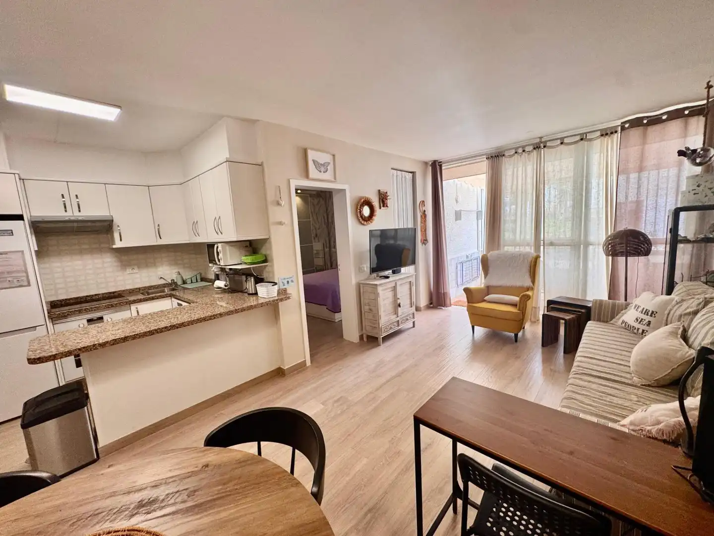 Sala de estar de Piso en venta en Arona con Jardín privado, Terraza y Amueblado