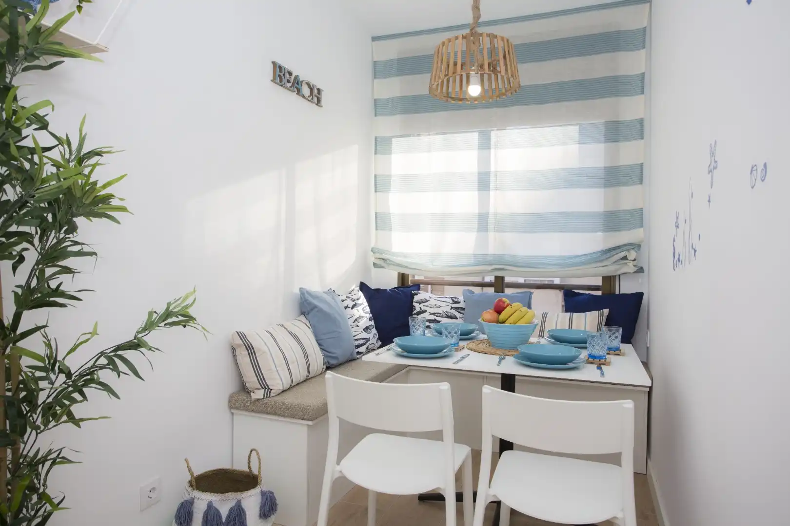 Dining room of Flat for share in Valencia  with Air Conditioner, Parquet flooring and Furnished