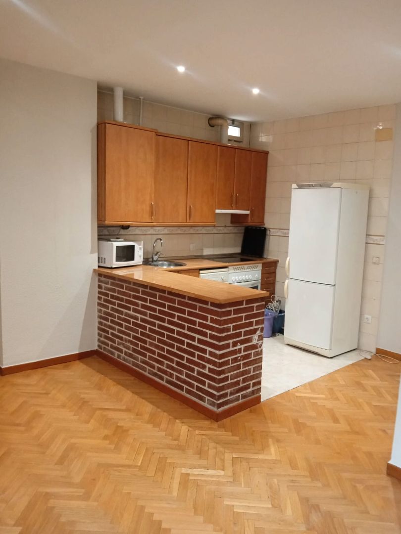 Kitchen of Flat to rent in  Madrid Capital  with Air Conditioner, Heating and Parquet flooring