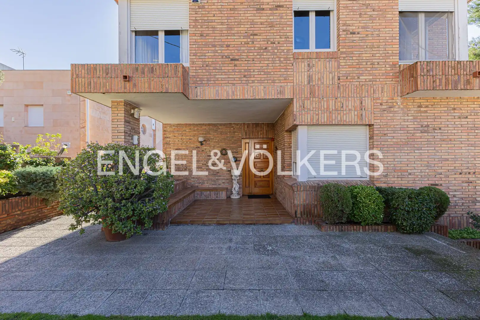 Vista exterior de Casa o chalet en venta en Sant Just Desvern con Aire acondicionado, Calefacción y Jardín privado