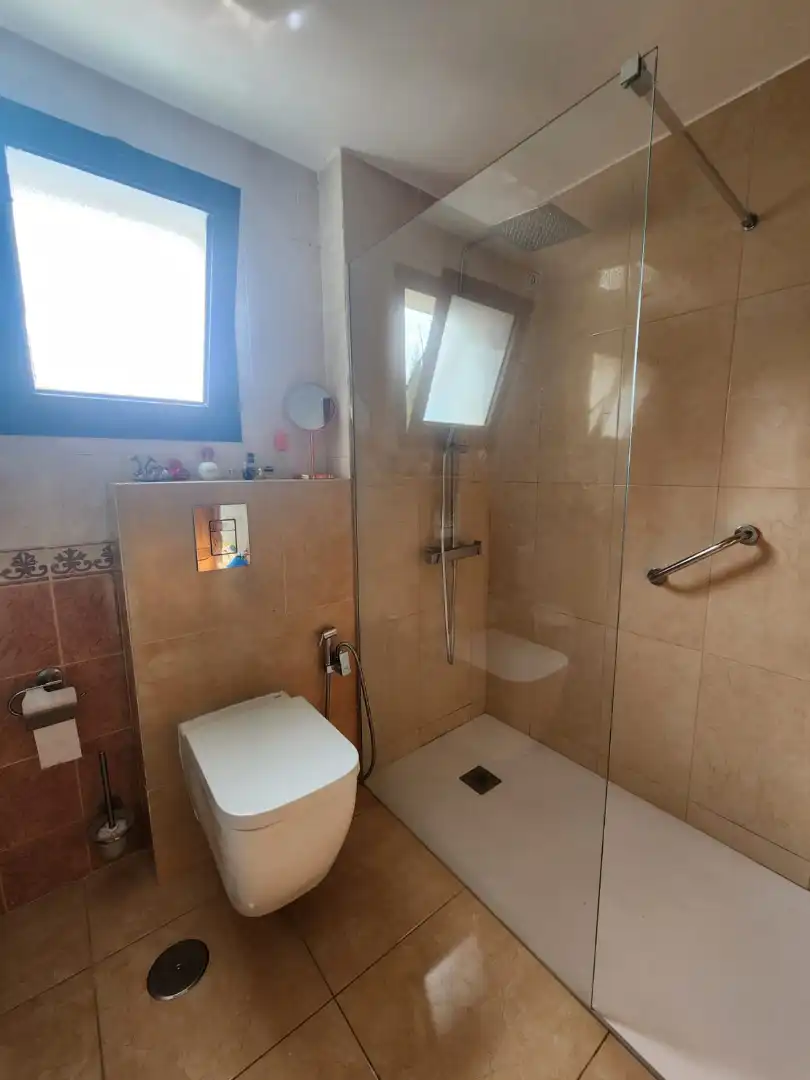 Bathroom of Flat for sale in Marbella  with Terrace, Oven and Microwave