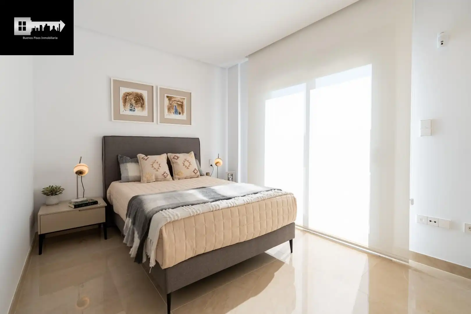 Dormitori de Casa adosada en venda en Santa Pola amb Aire condicionat, Calefacció i Jardí privat