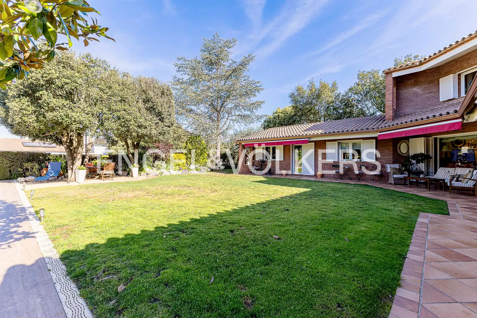 Vista exterior de Casa o xalet en venda en Begues amb Calefacció, Jardí privat i Parquet