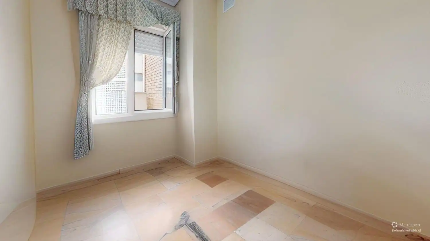 Bedroom of Flat for sale in Sevilla  with Air Conditioner, Heating and Terrace