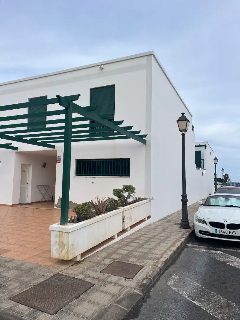 Vista exterior de Casa adosada en venta en Yaiza con Terraza, Amueblado y Horno