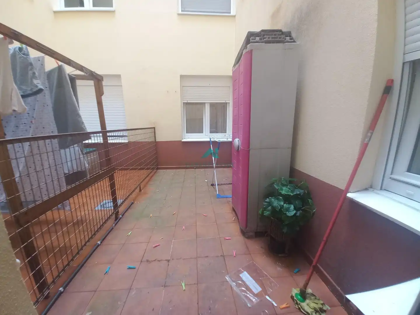 Terrasse von Erdgeschoss zum Verkauf in Laredo mit Möbliert