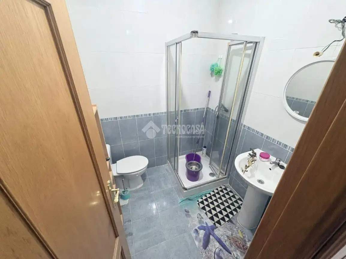 Baño de Casa adosada en venta en Velada con Aire acondicionado, Calefacción y Jardín privado