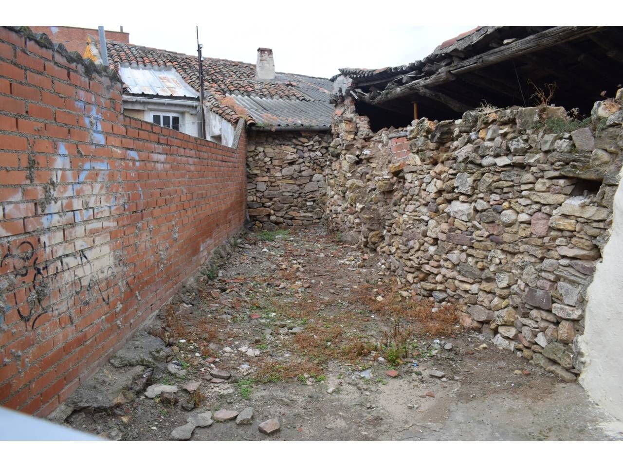 Industrial land for sale in El Molar (Madrid)