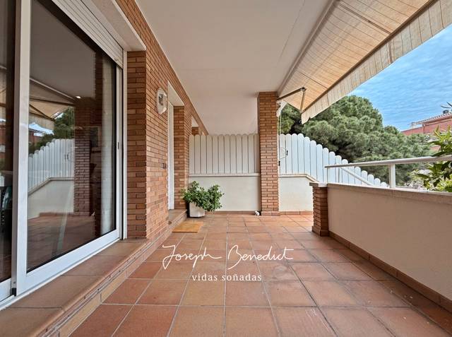 Casa adosada en Venta en Can Bou