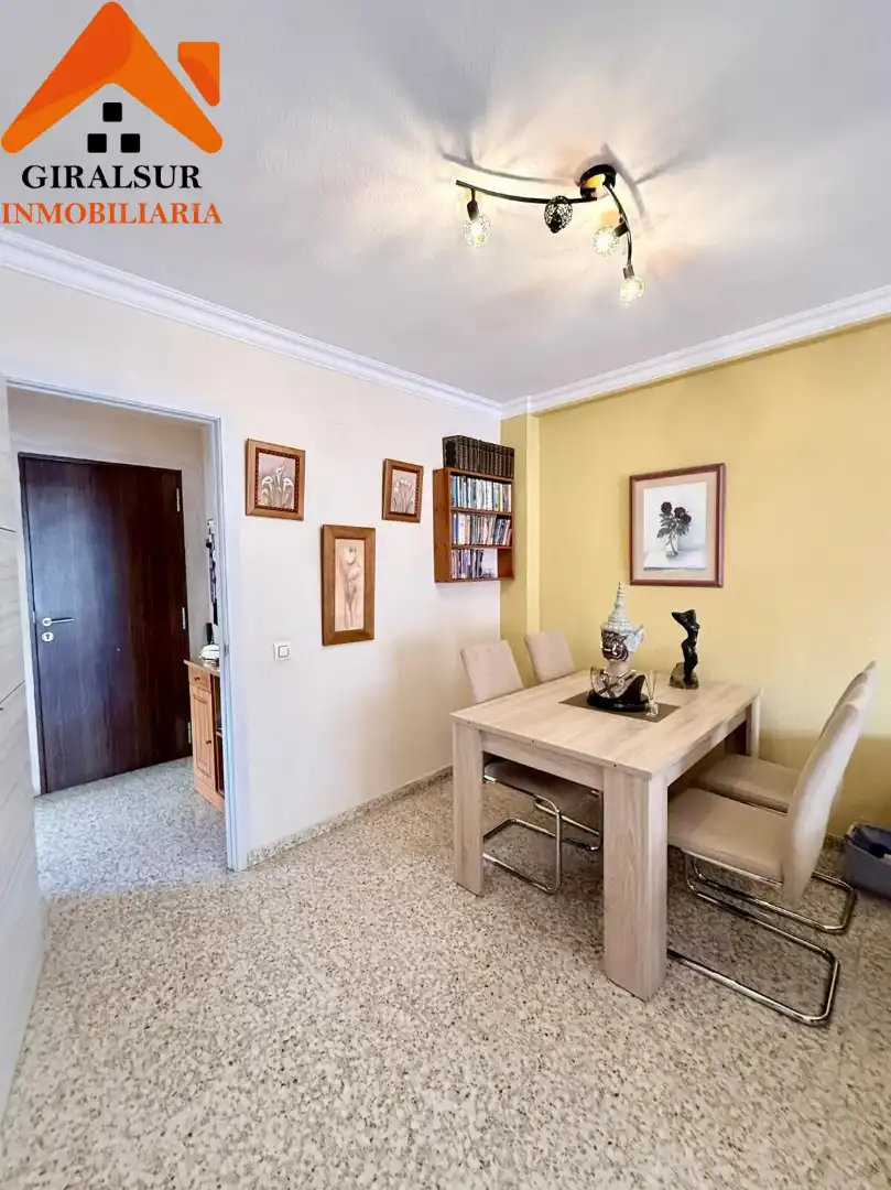 Dining room of Flat for sale in Sevilla  with Air Conditioner and Terrace